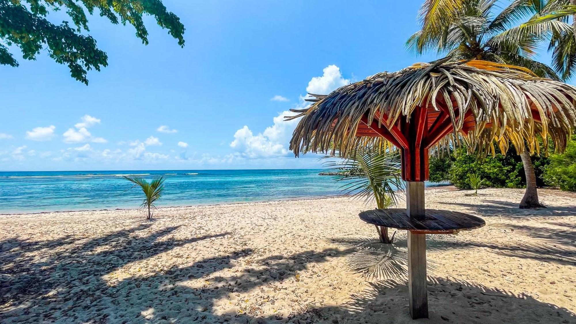 Anse Des Rochers Saint-Francois  Luaran gambar